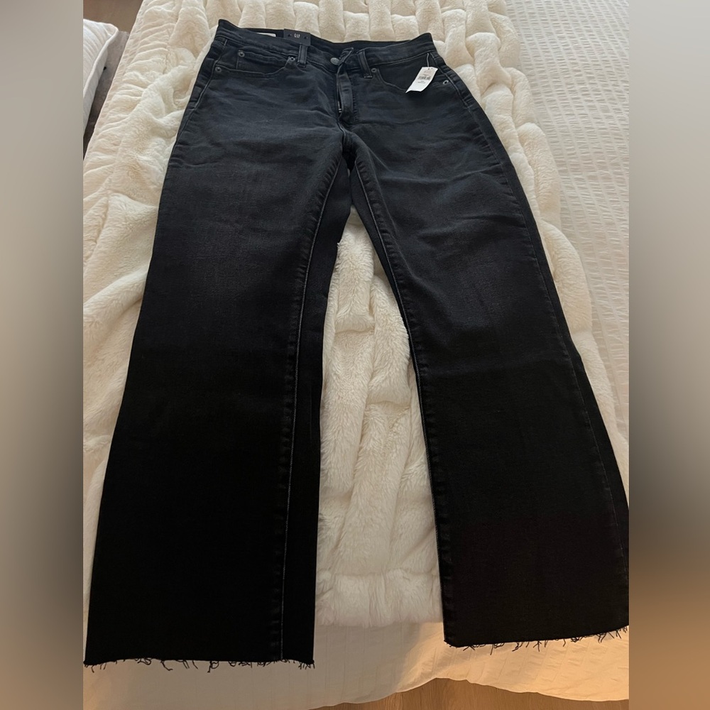 Gap crop kick jeans. Never worn. Tags attached.